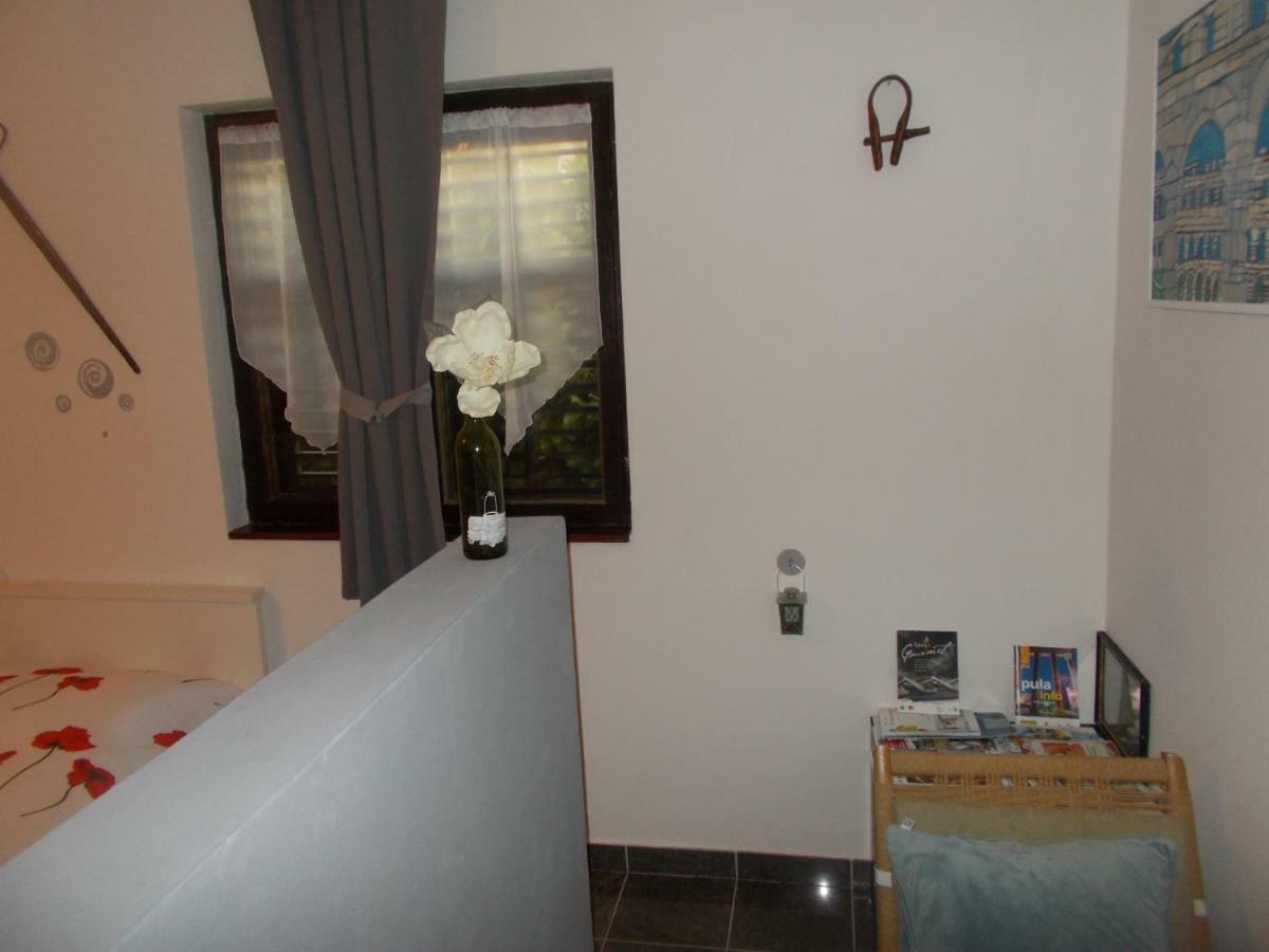 Ella Apartment Pula Ngoại thất bức ảnh