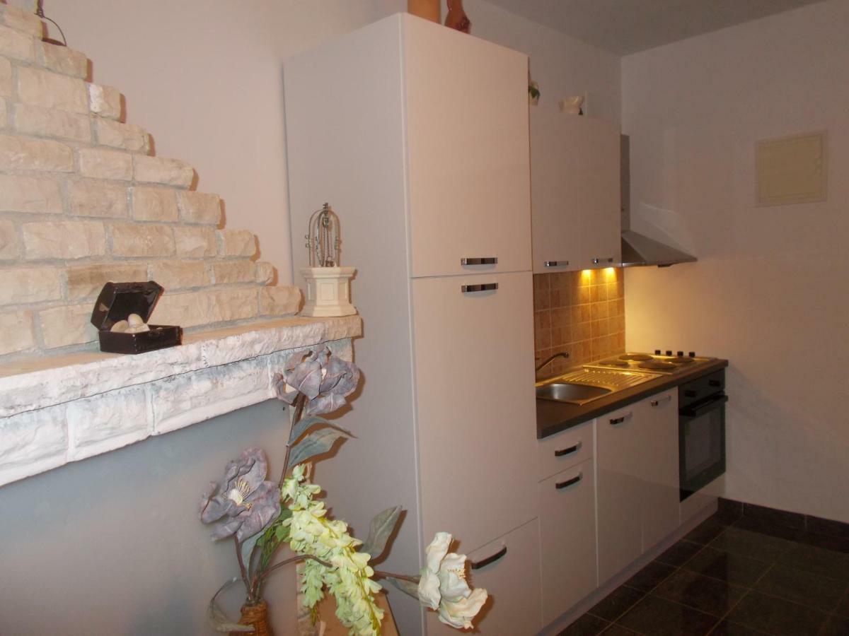 Ella Apartment Pula Ngoại thất bức ảnh