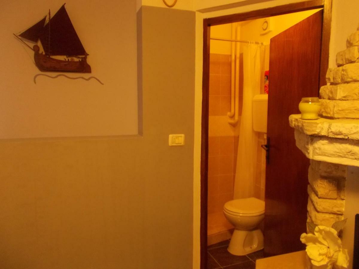 Ella Apartment Pula Ngoại thất bức ảnh